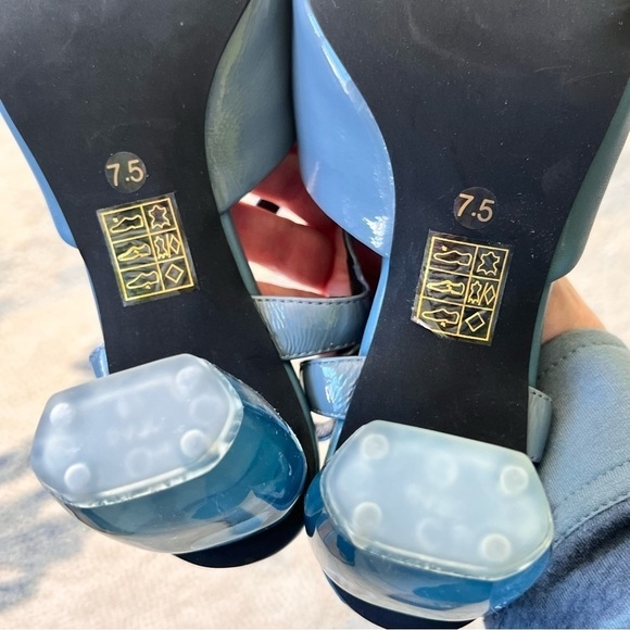 JEFFREY CAMPBELL BLUE RETRO LUCITE BLOCK HEEL STRAPPY SANDALS SIZE 7.5 NWT - Picture 9 of 12